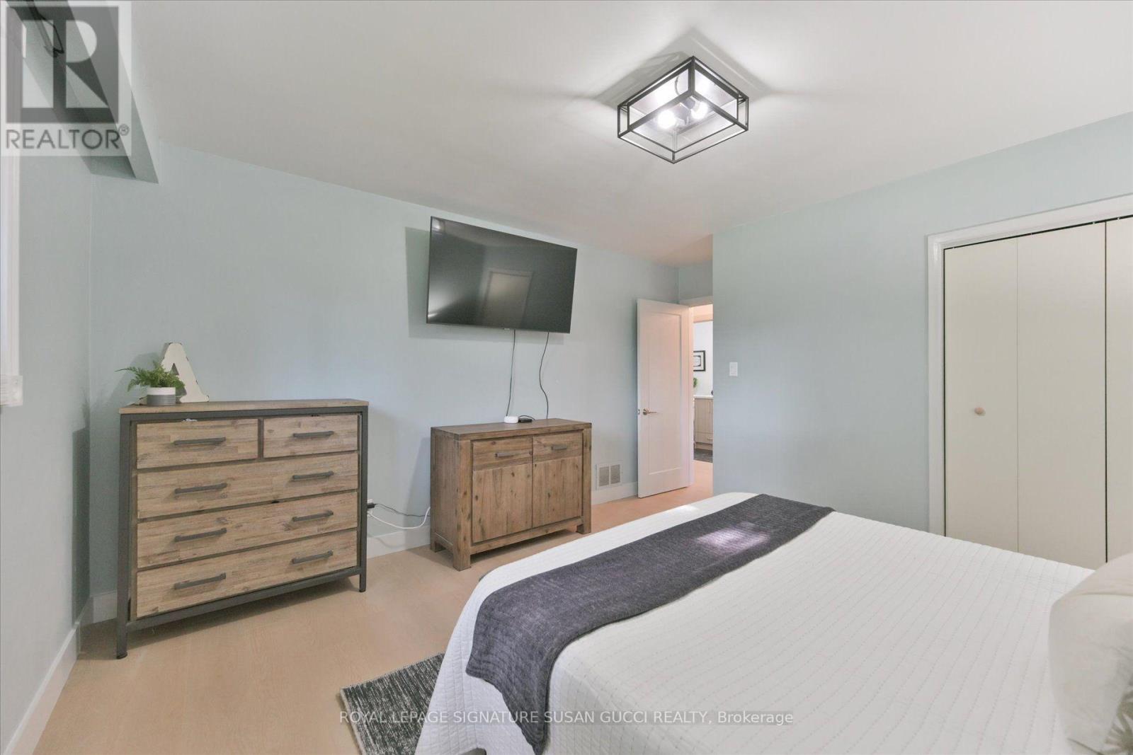 16 Squires Avenue, Toronto, Ontario  M4B 2R3 - Photo 22 - E13720036