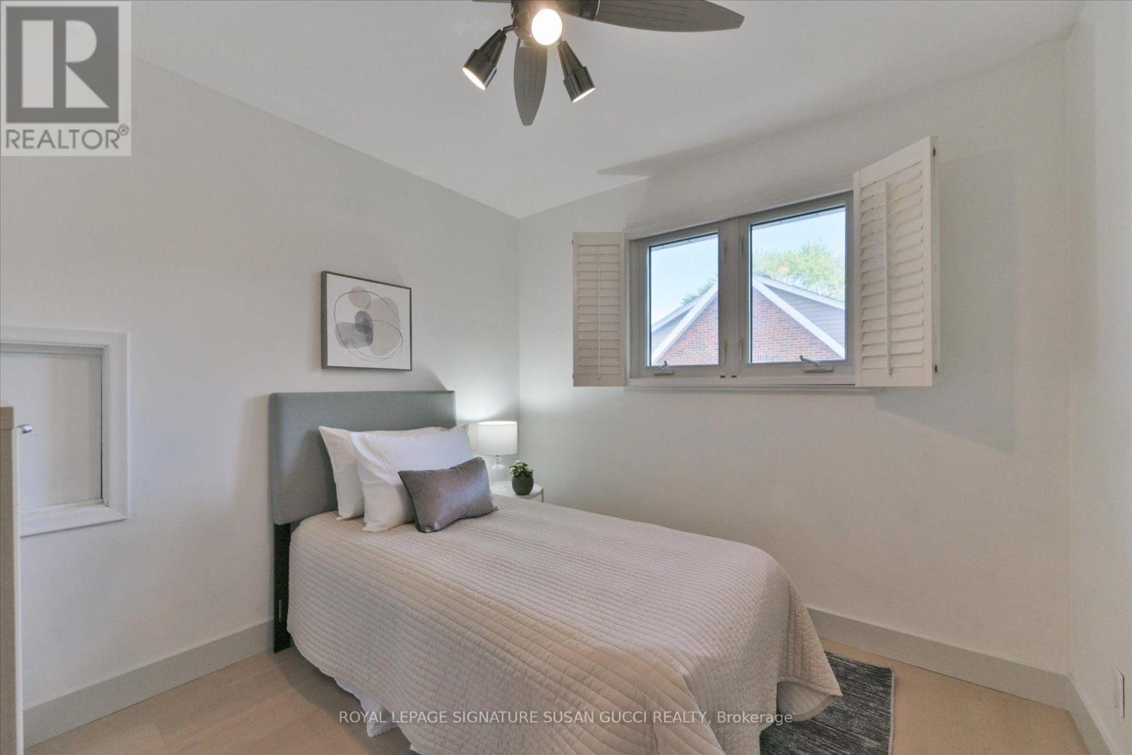 16 Squires Avenue, Toronto, Ontario  M4B 2R3 - Photo 24 - E13720036