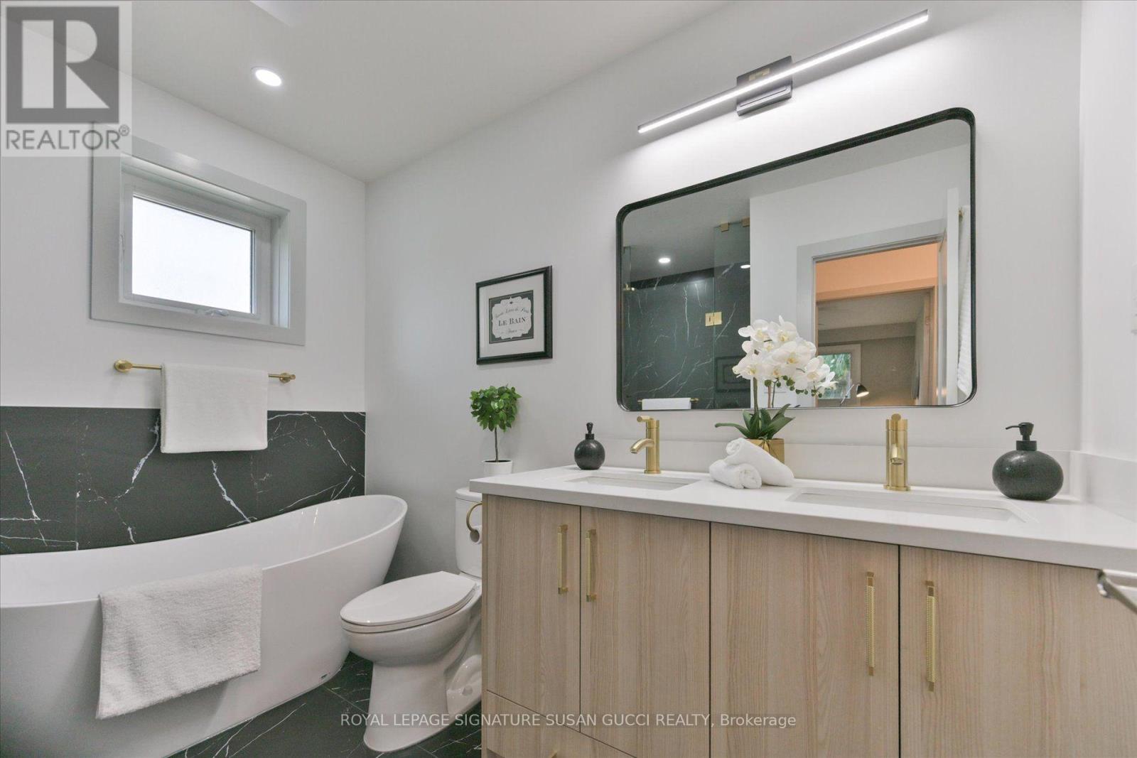 16 Squires Avenue, Toronto, Ontario  M4B 2R3 - Photo 25 - E13720036