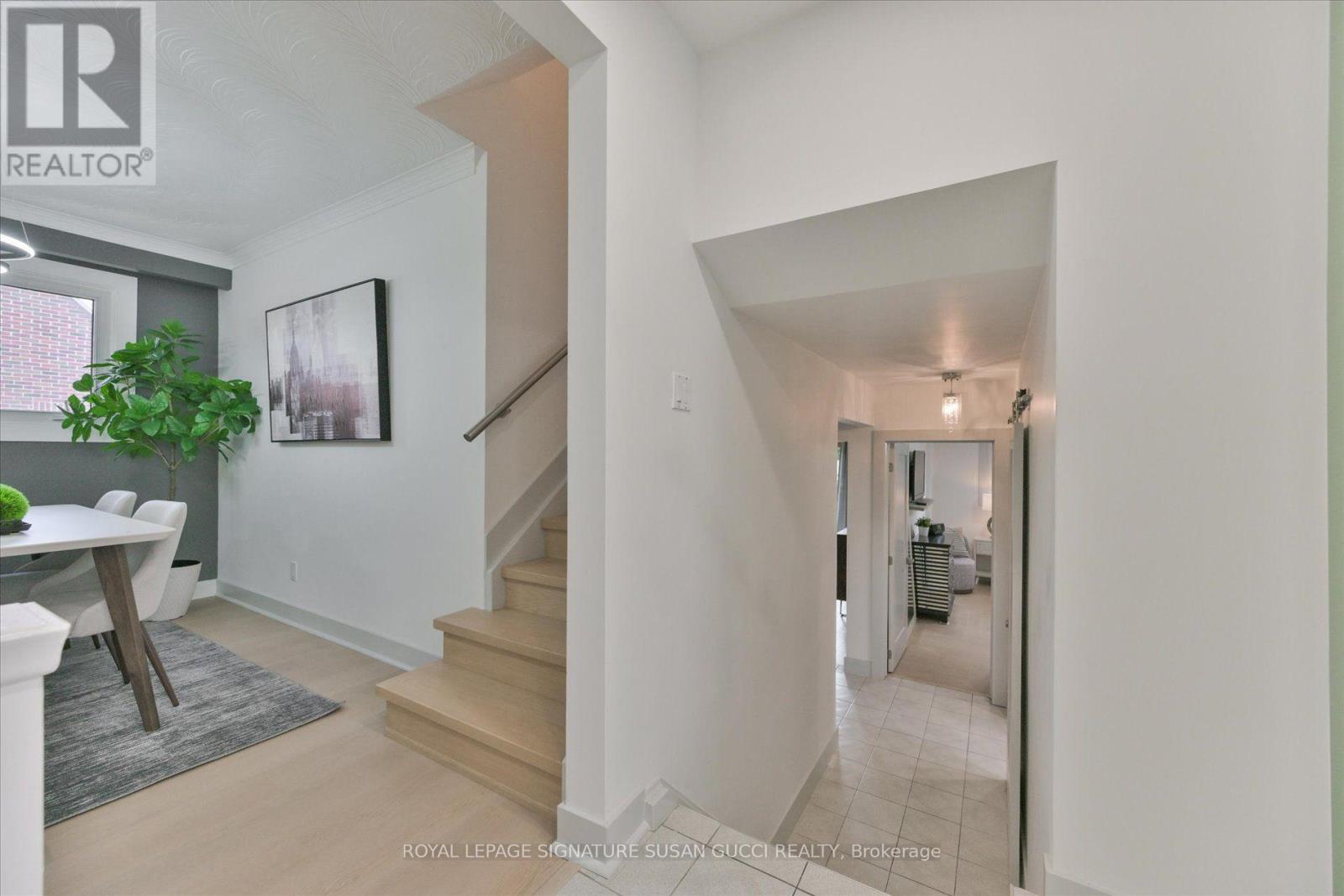 16 Squires Avenue, Toronto, Ontario  M4B 2R3 - Photo 27 - E13720036