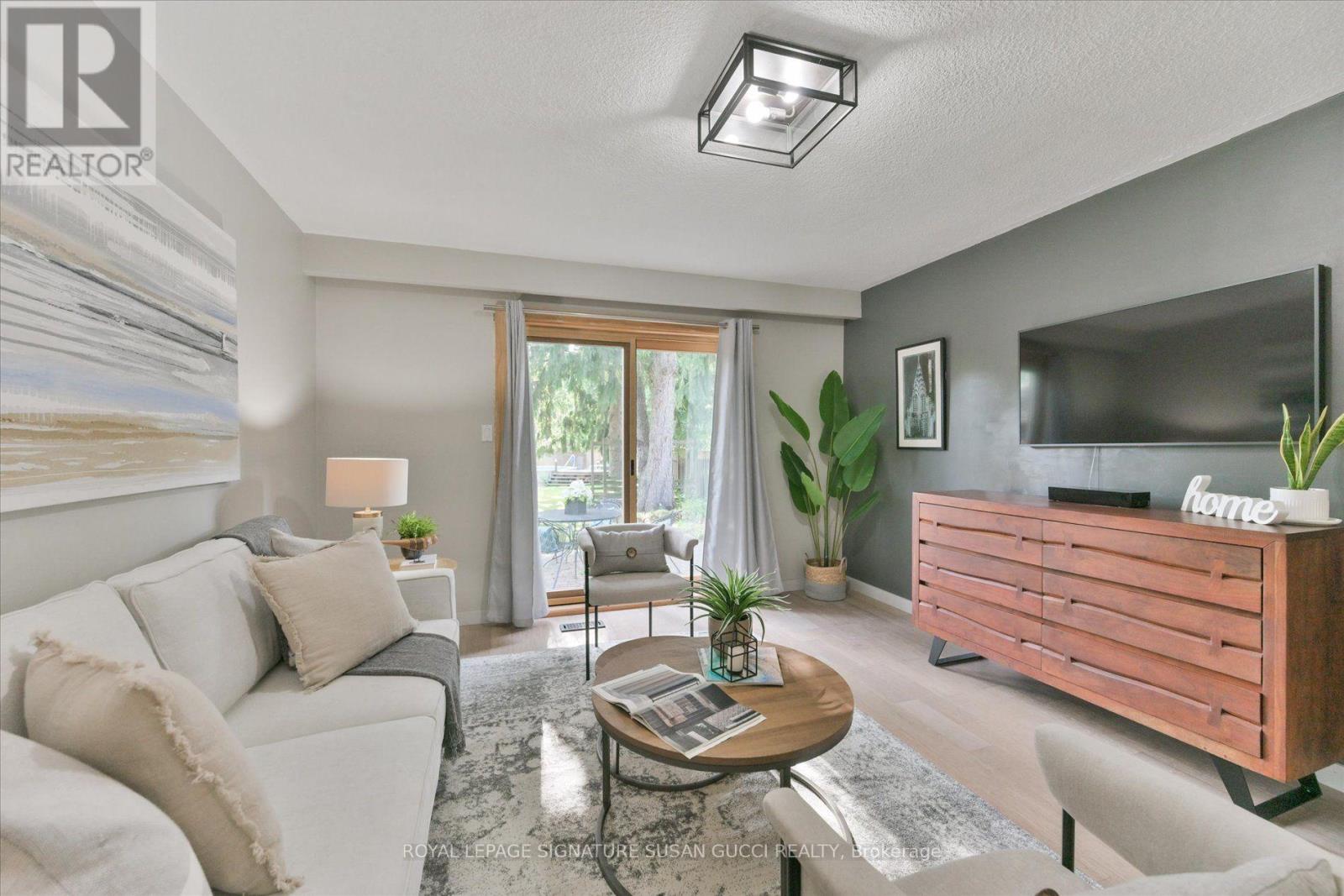 16 Squires Avenue, Toronto, Ontario  M4B 2R3 - Photo 31 - E13720036