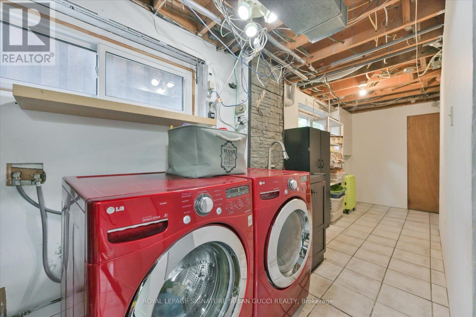16 Squires Avenue, Toronto, Ontario  M4B 2R3 - Photo 39 - E13720036