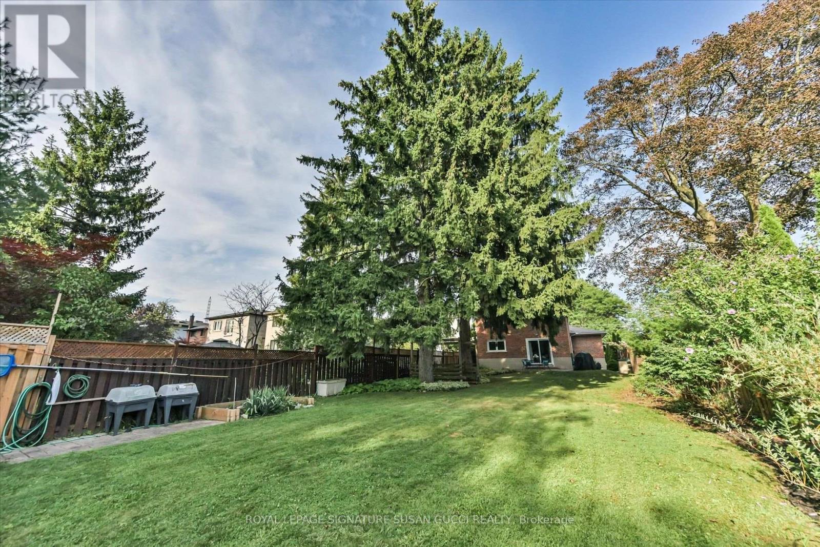 16 Squires Avenue, Toronto, Ontario  M4B 2R3 - Photo 49 - E13720036