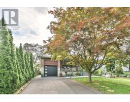 16 SQUIRES AVENUE, Toronto, Ontario