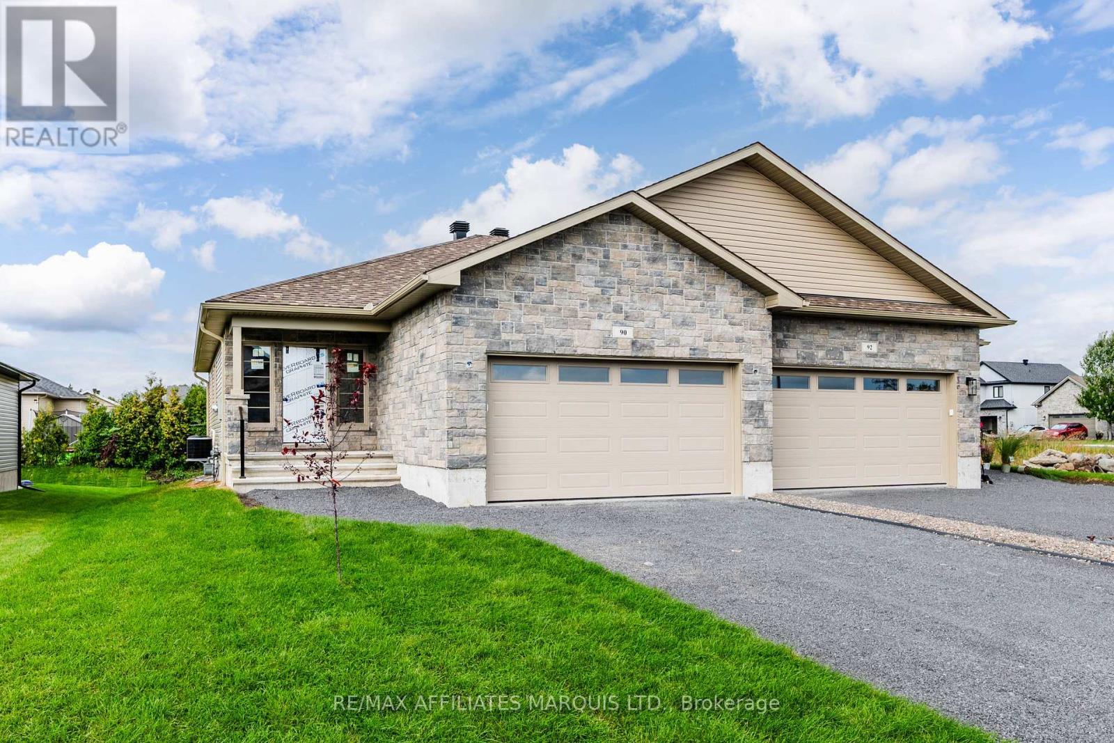 90 FORRESTER WAY, South Stormont, Ontario