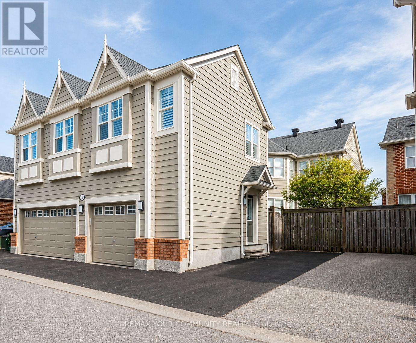 COACH HOUSE - 5 CHIPPENHAM LANE, Markham, Ontario