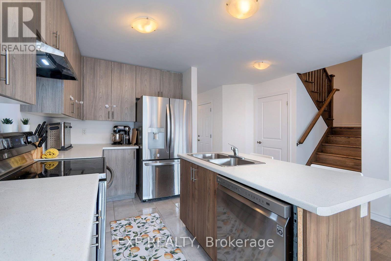 106 Mabern Street, Barrie, Ontario  L9J 0H8 - Photo 10 - S13719950