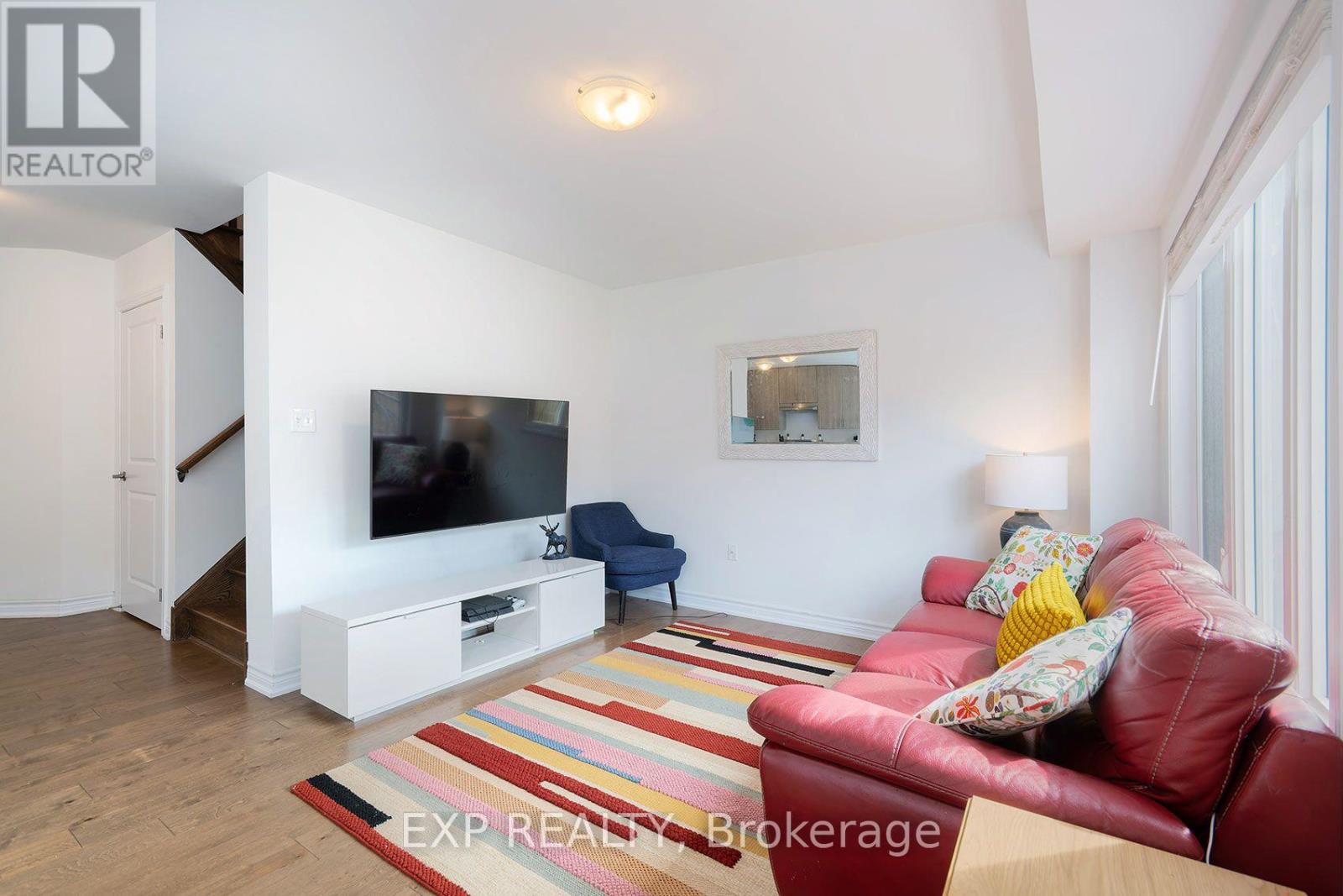 106 Mabern Street, Barrie, Ontario  L9J 0H8 - Photo 6 - S13719950