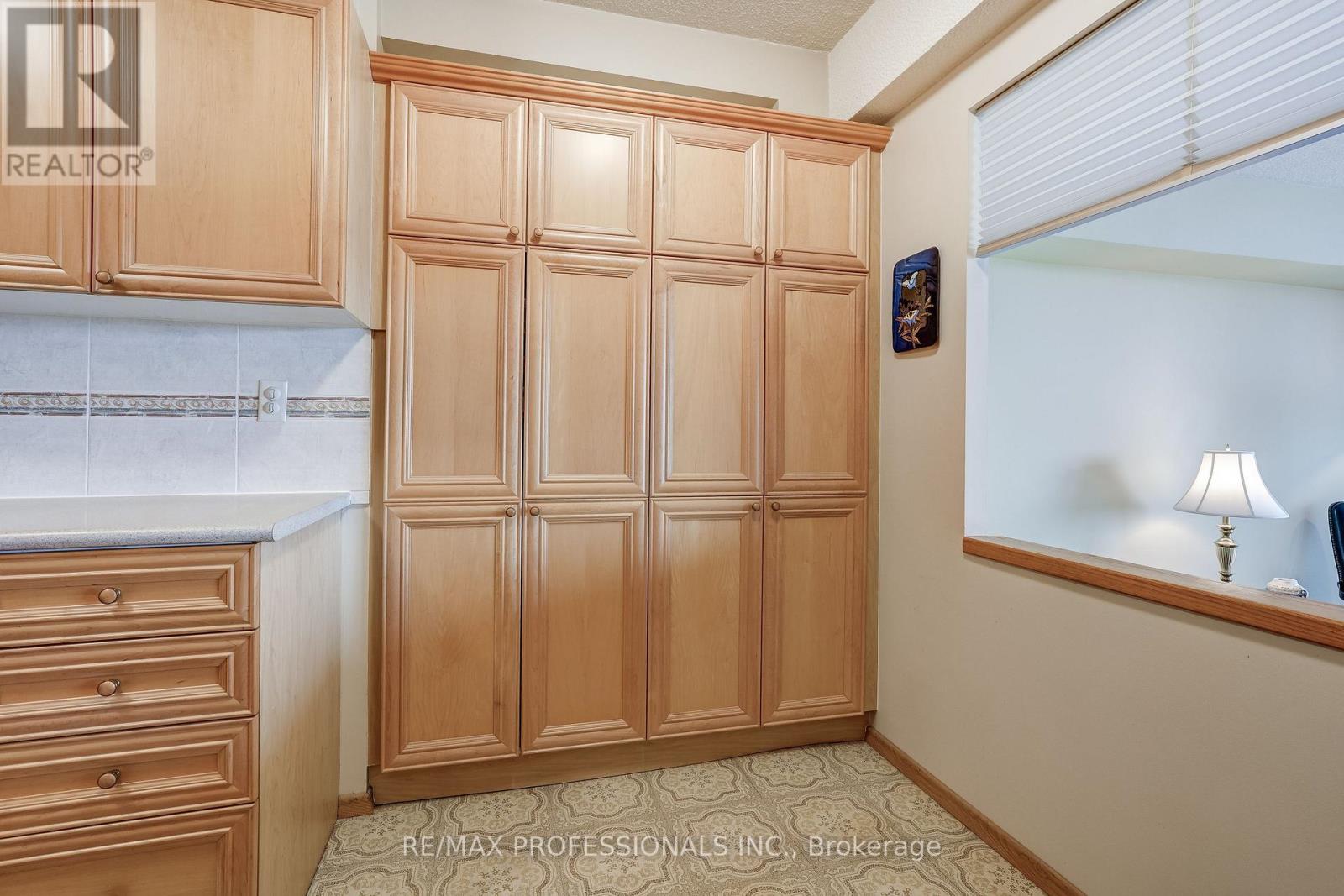 1405 - 240 Scarlett Road, Toronto, Ontario  M6N 4X4 - Photo 10 - W13719886