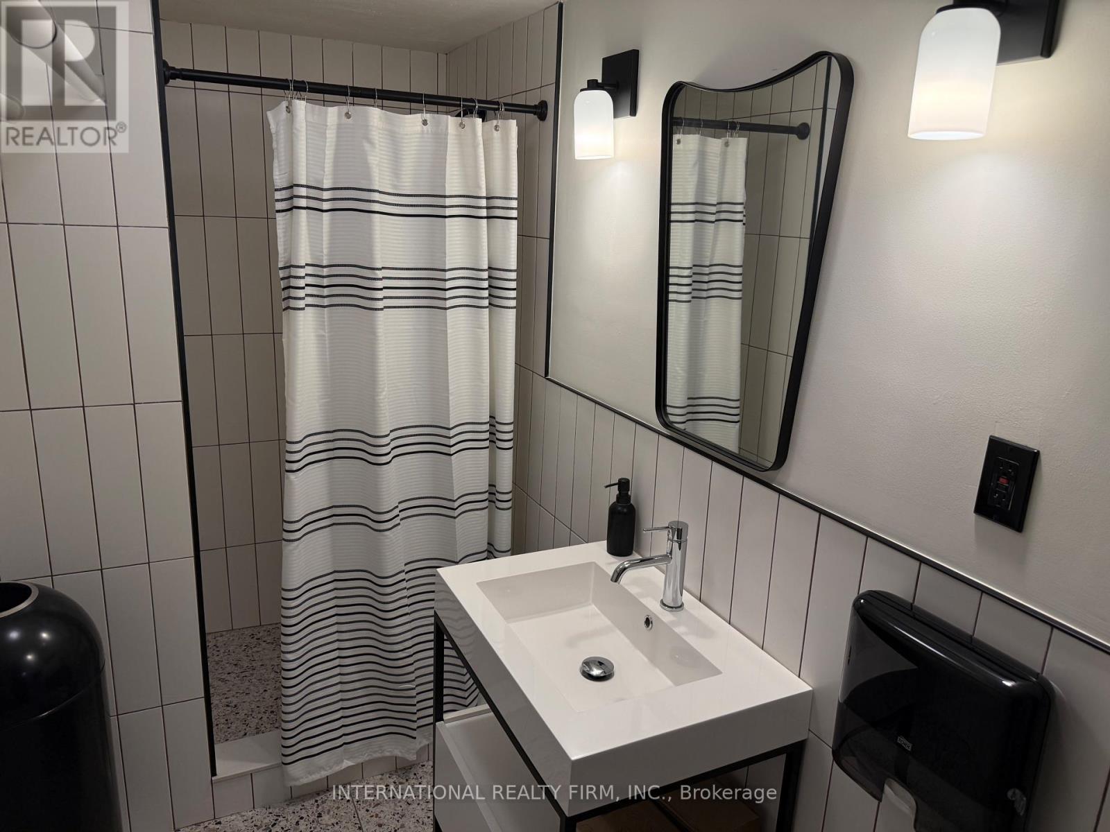 3555 Lake Shore Boulevard W, Toronto, Ontario  M8W 1P4 - Photo 36 - W13719938