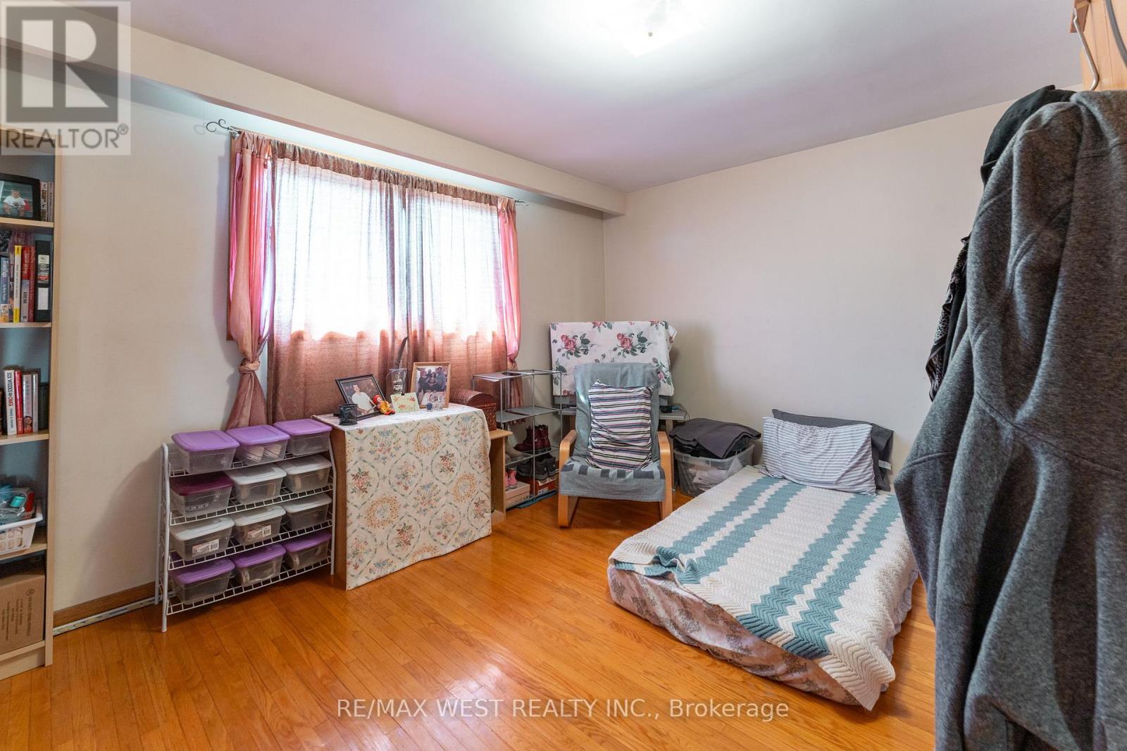 25a St Andrews Boulevard, Toronto, Ontario  M9R 1V9 - Photo 13 - W13719952