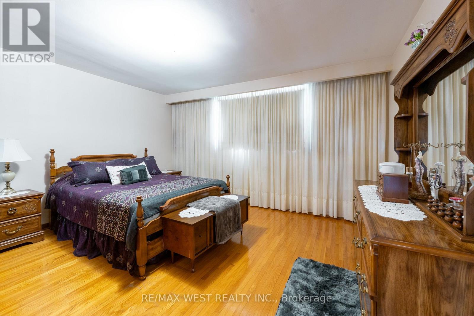 25a St Andrews Boulevard, Toronto, Ontario  M9R 1V9 - Photo 14 - W13719952