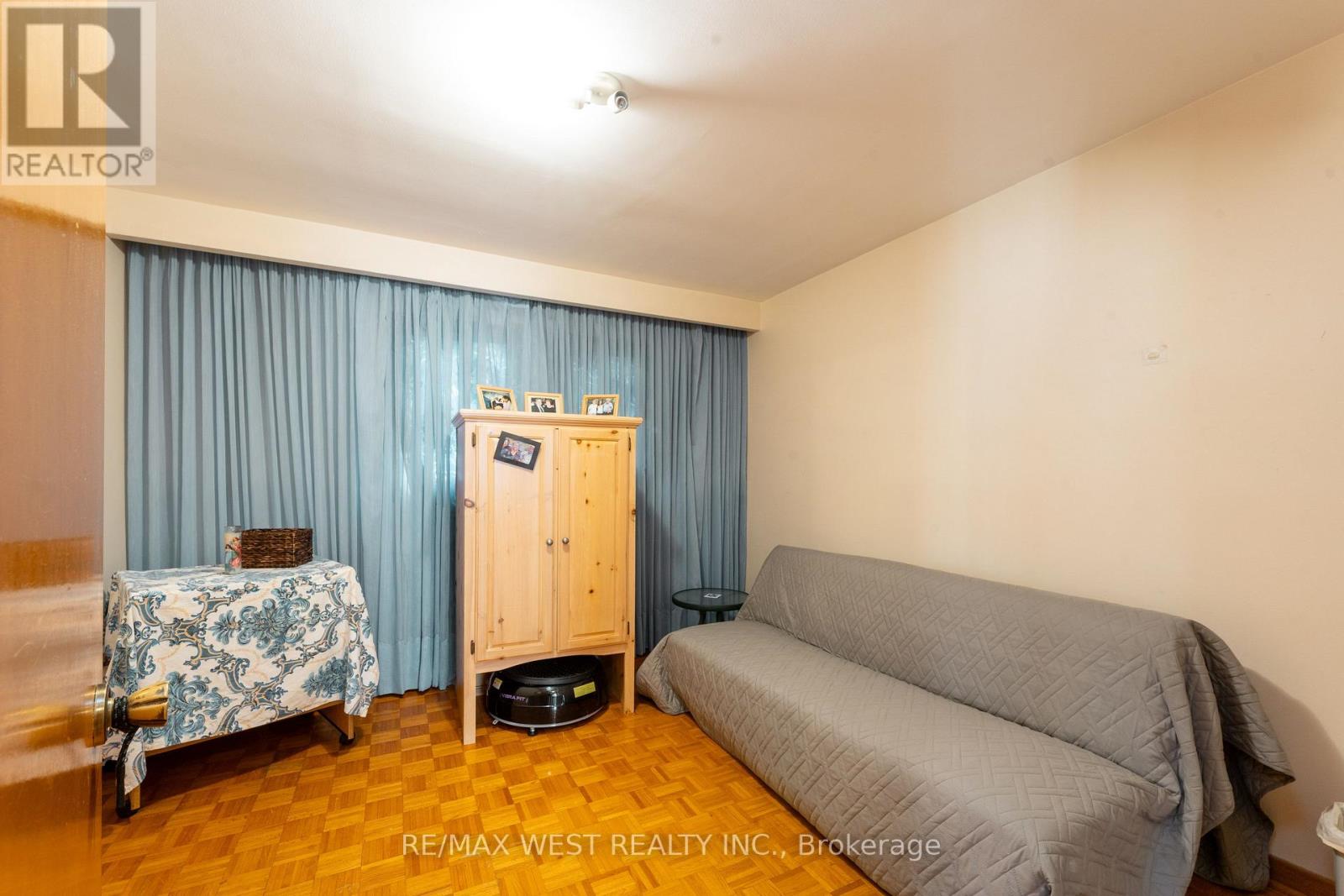 25a St Andrews Boulevard, Toronto, Ontario  M9R 1V9 - Photo 21 - W13719952