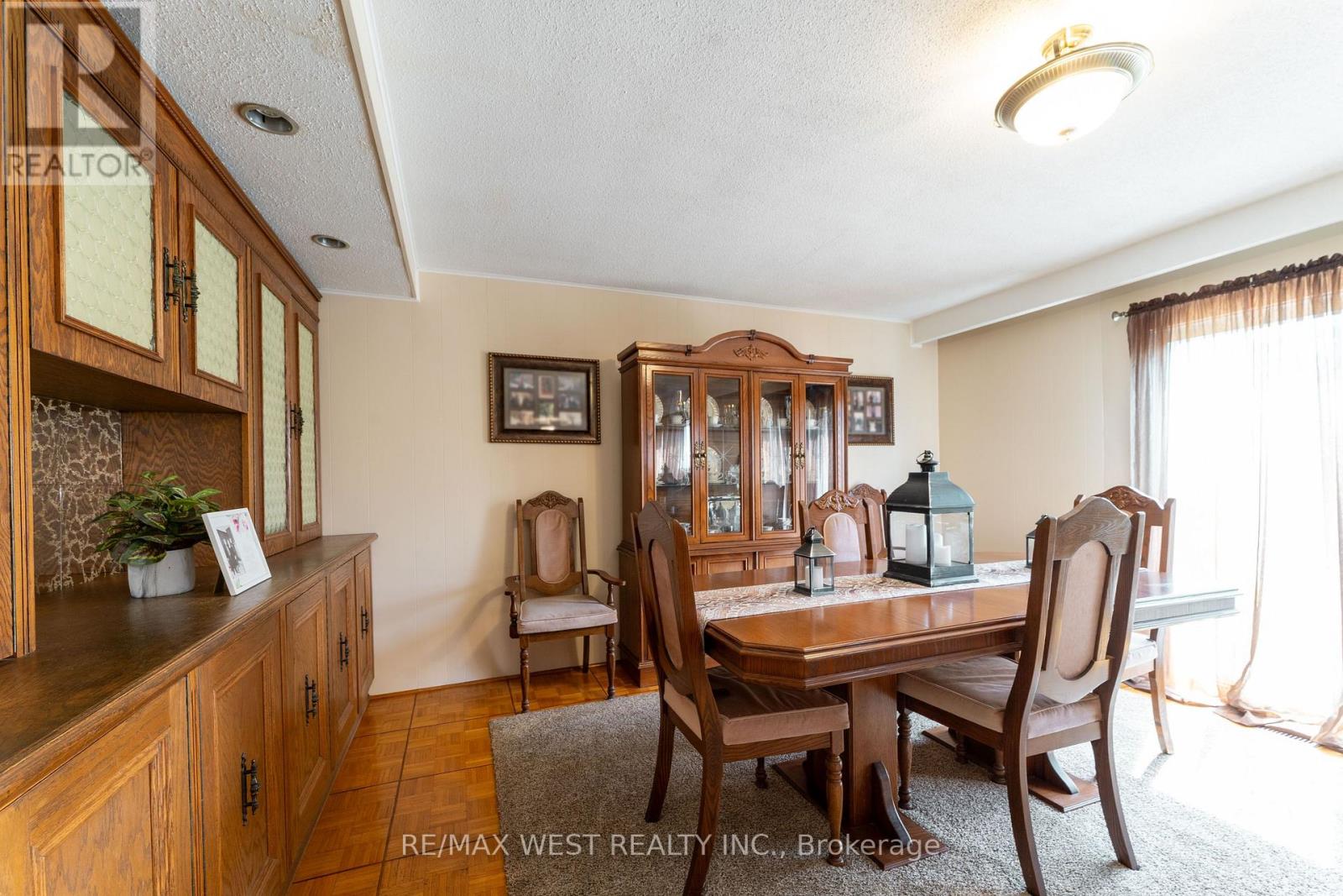 25a St Andrews Boulevard, Toronto, Ontario  M9R 1V9 - Photo 22 - W13719952
