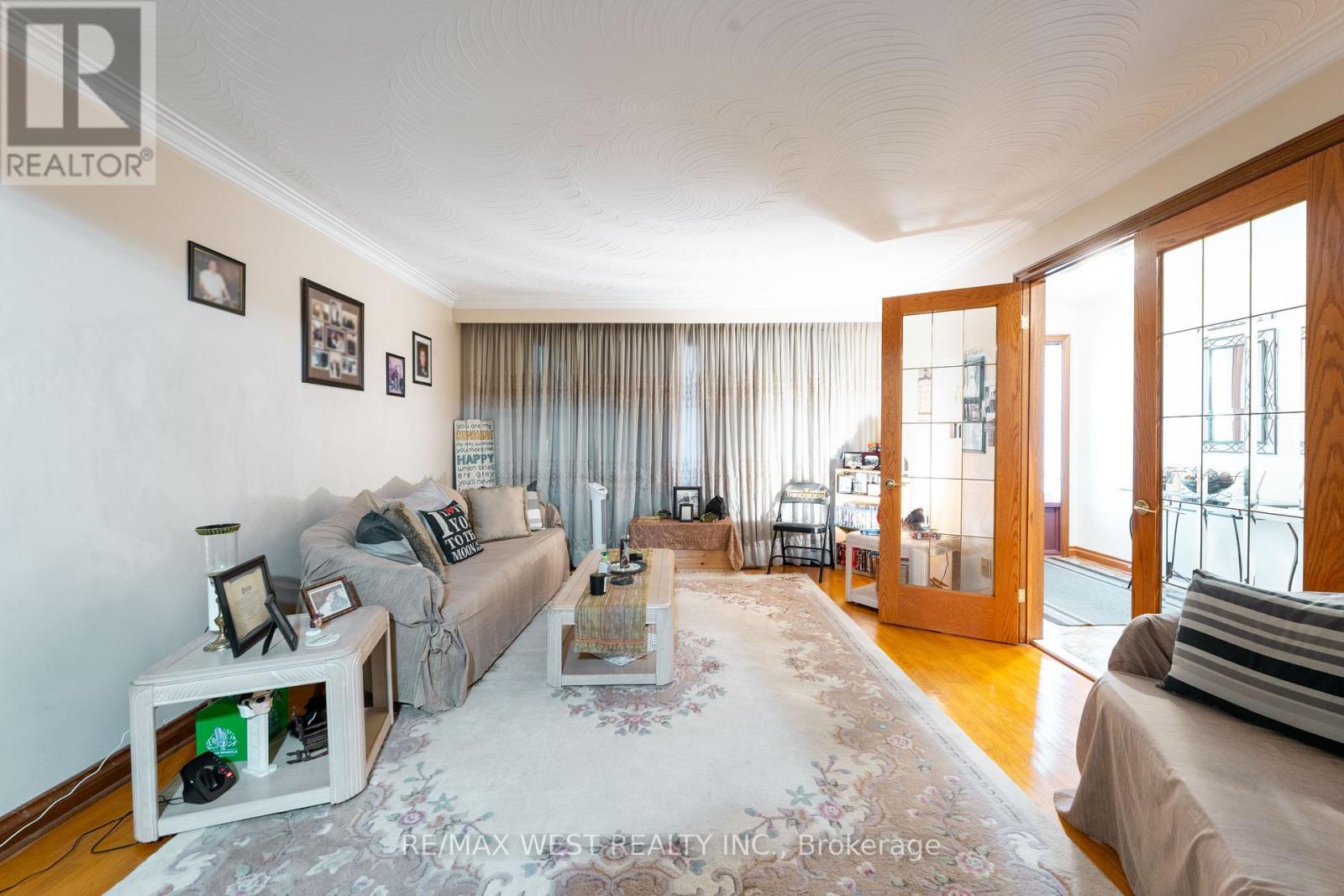 25a St Andrews Boulevard, Toronto, Ontario  M9R 1V9 - Photo 7 - W13719952