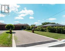 25A ST ANDREWS BOULEVARD, Toronto, Ontario