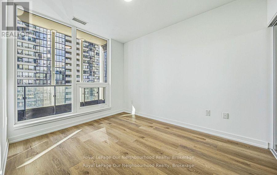 412 - 395 Square One Drive W, Mississauga, Ontario  L5B 0P6 - Photo 7 - W13720008
