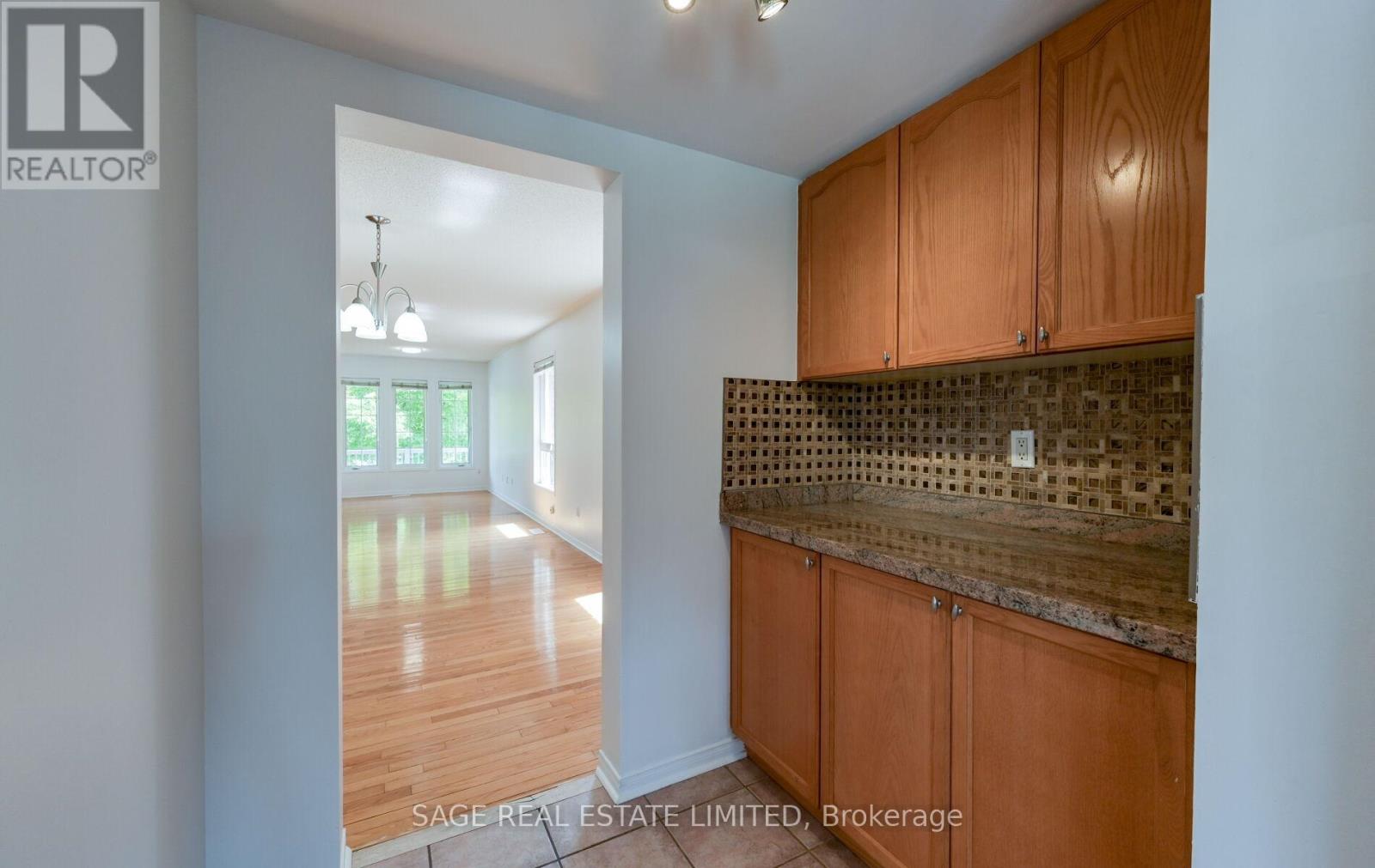 6 Fairhill Avenue, Brampton, Ontario  L7A 2A9 - Photo 10 - W13720018
