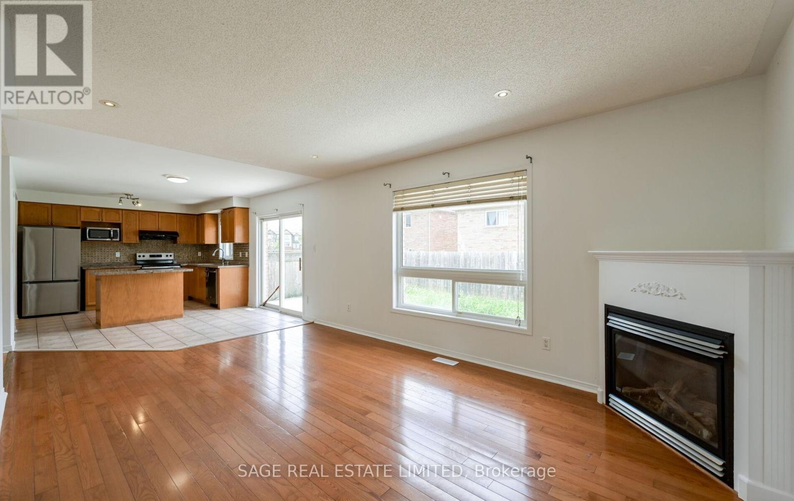 6 Fairhill Avenue, Brampton, Ontario  L7A 2A9 - Photo 5 - W13720018