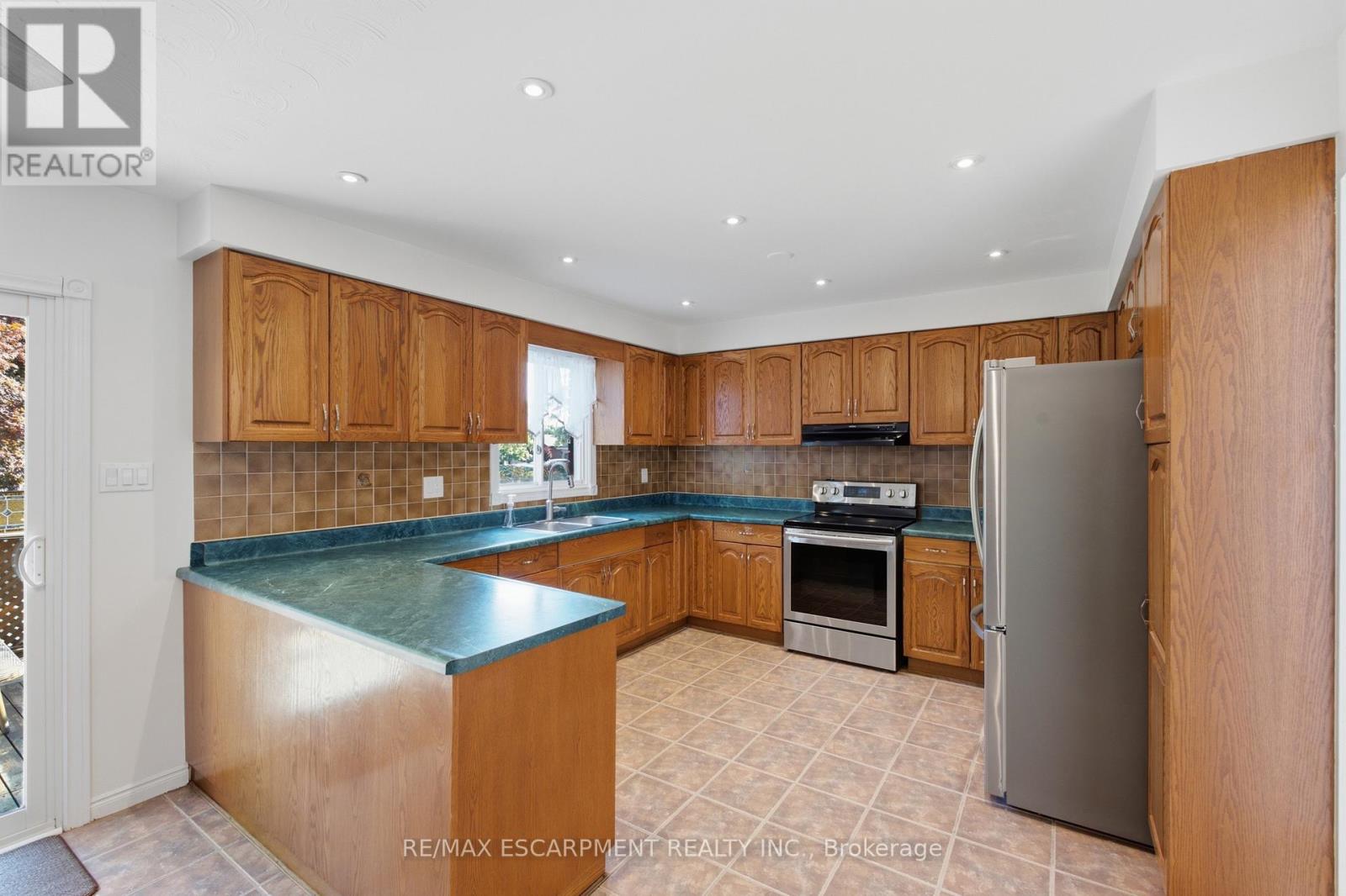 102 Trenholme Crescent, Hamilton, Ontario  L8W 2L6 - Photo 12 - X13719932