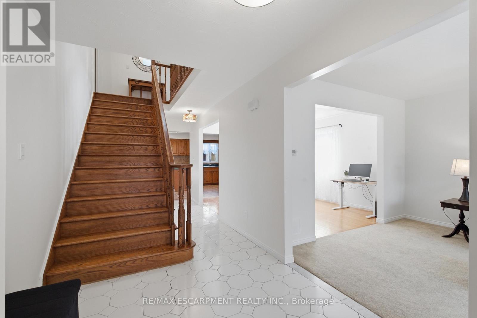 102 Trenholme Crescent, Hamilton, Ontario  L8W 2L6 - Photo 6 - X13719932