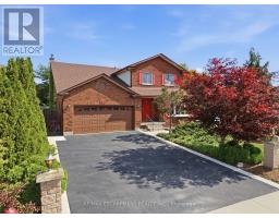102 TRENHOLME CRESCENT, Hamilton, Ontario