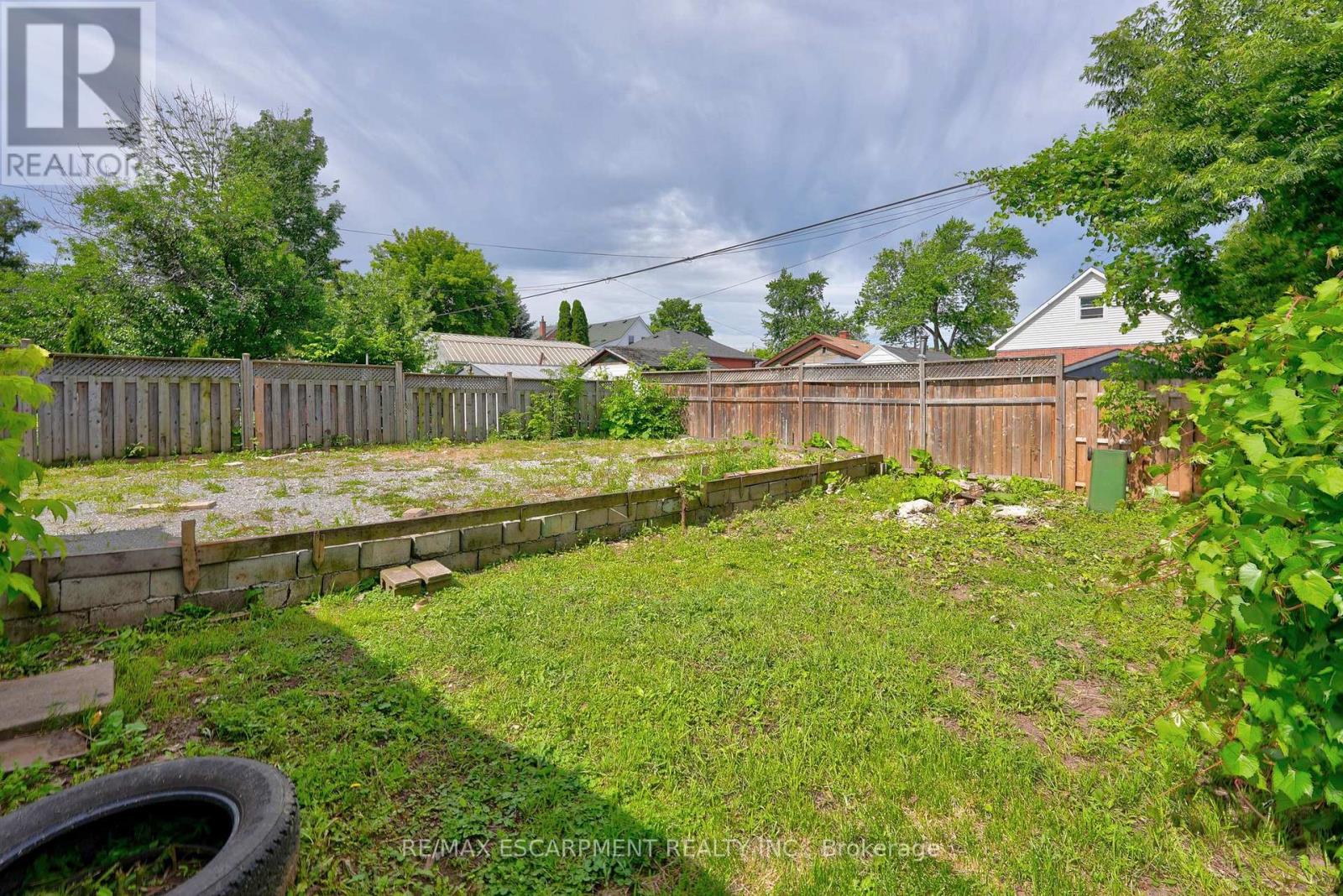 689 Burgess Avenue, Hamilton, Ontario  L8H 6J2 - Photo 3 - X13719984
