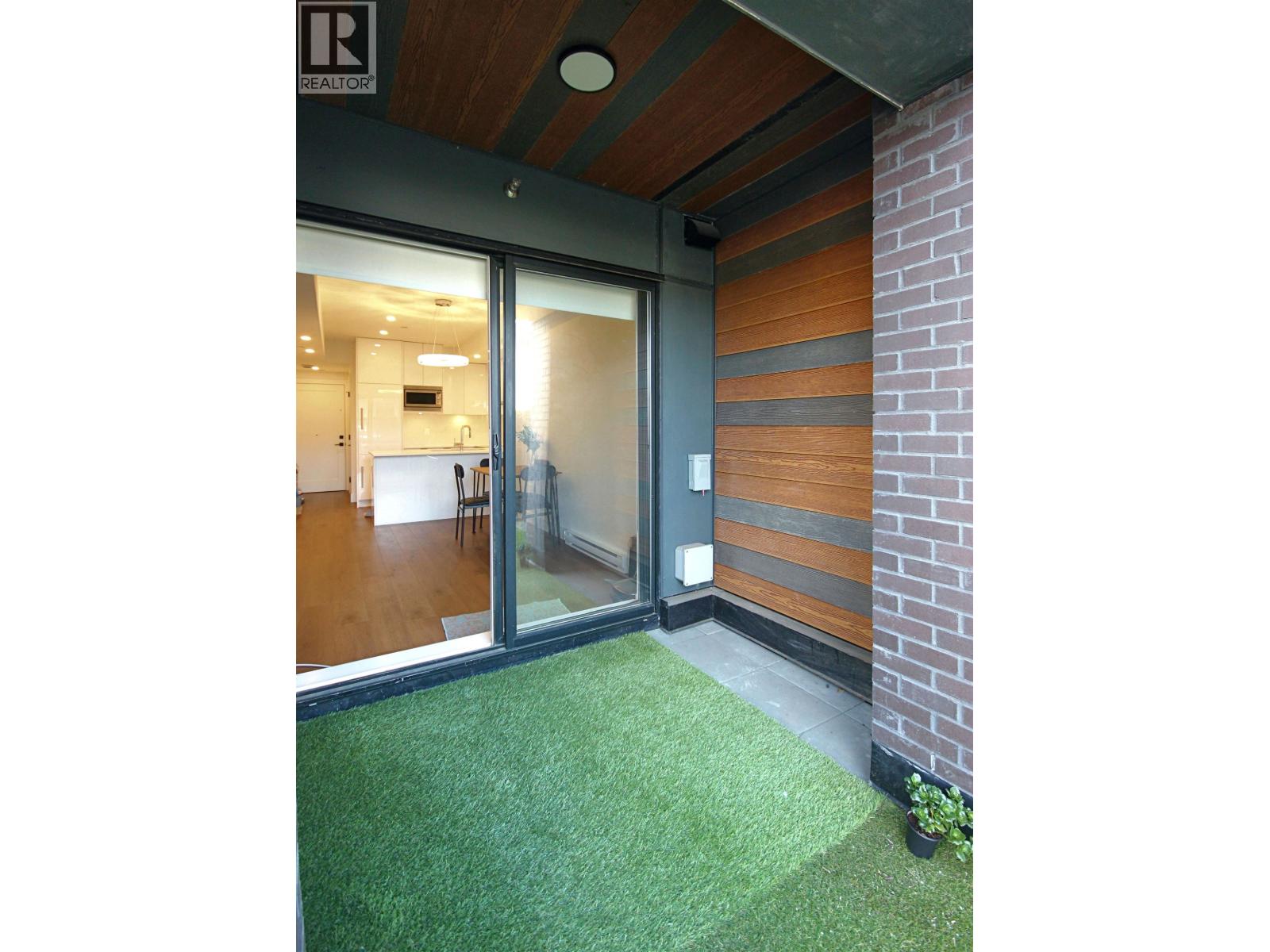 105 5399 Joyce Street, Vancouver, British Columbia V5R 4H3 - Photo 10 - R3159445