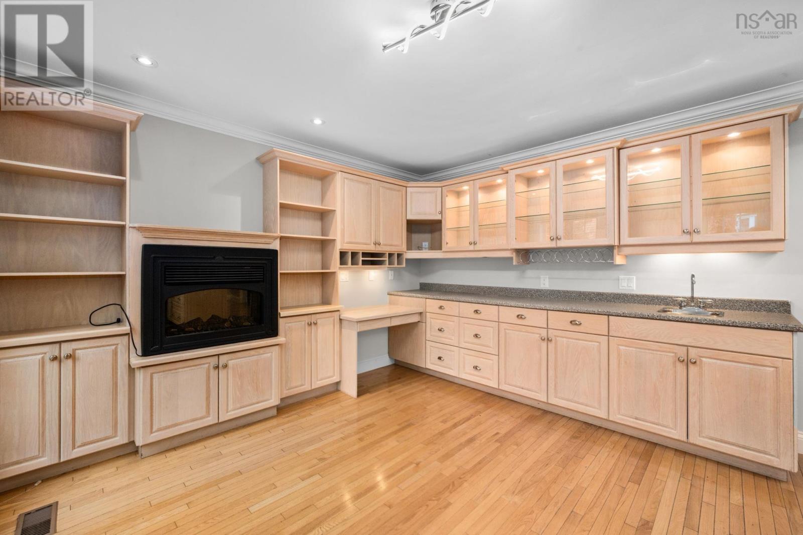 916 Young Avenue, Halifax, Nova Scotia  B3H 2W1 - Photo 13 - 202621711