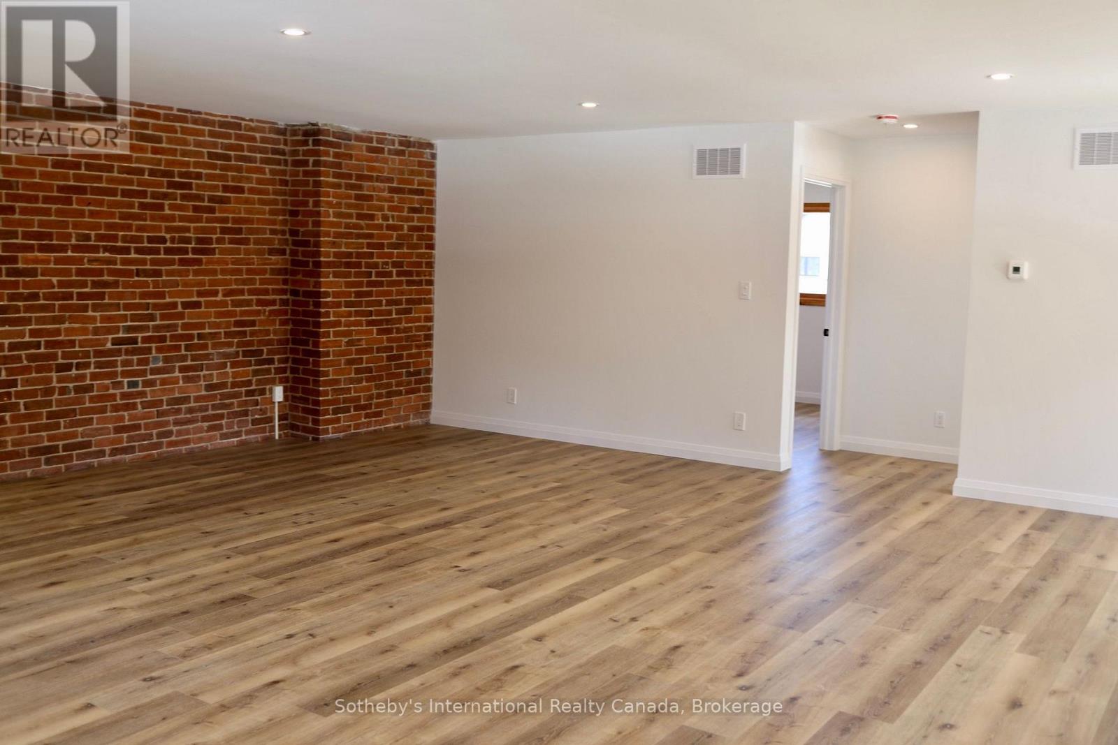 A - 22 Melville Street, Clearview (Nottawa), Ontario  L0M 1P0 - Photo 4 - S13622320