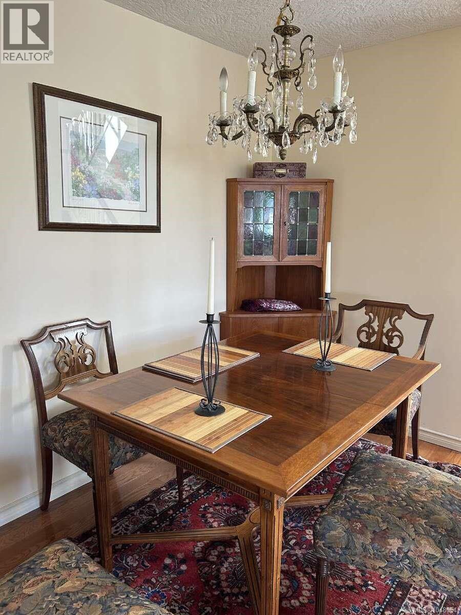 1 500 Marsett Pl, Saanich, British Columbia  V8Z 7J1 - Photo 5 - 1048054