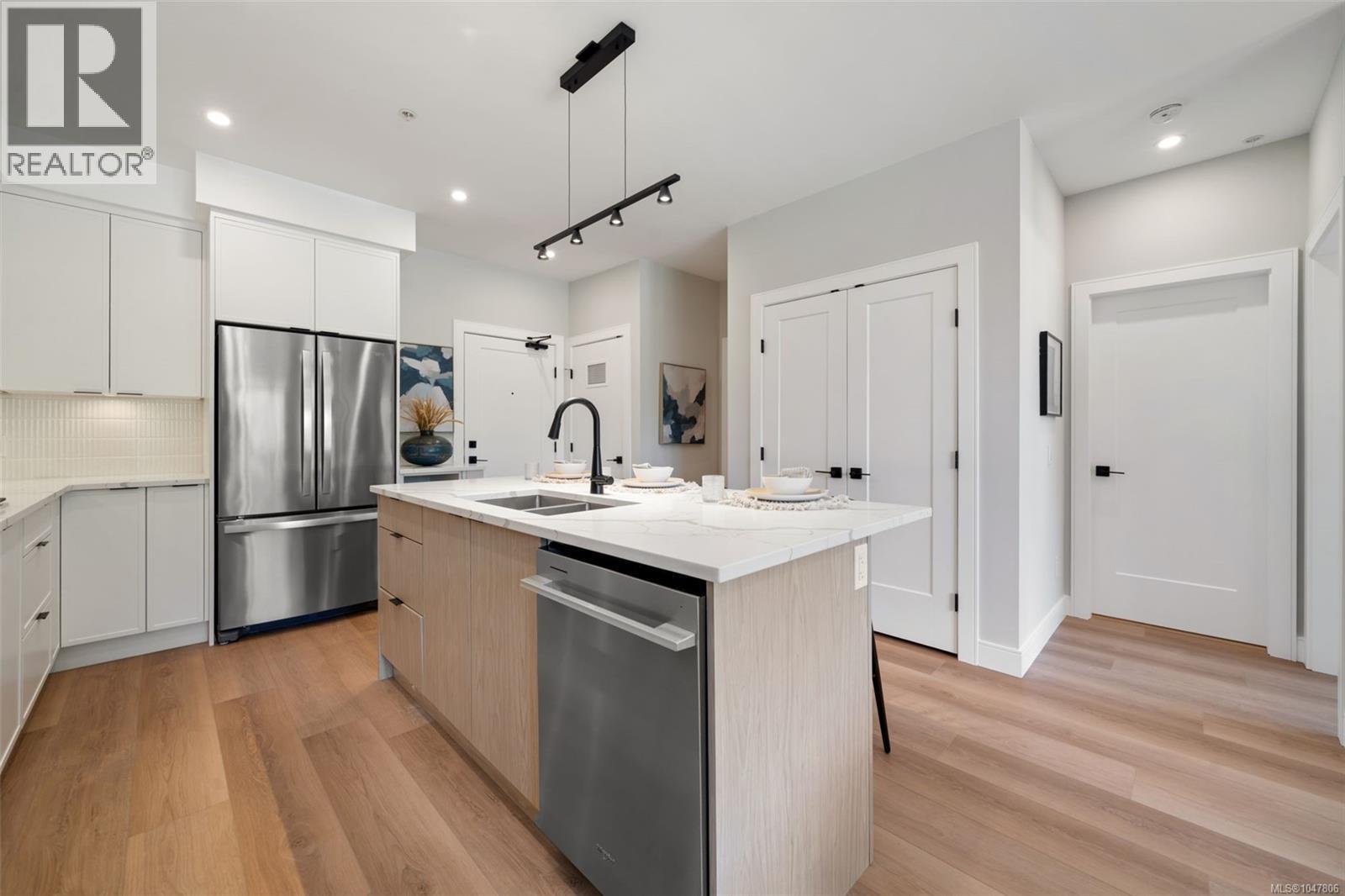 210 1810 Selenite Pl, Langford, British Columbia  V9B 7E2 - Photo 5 - 1047806
