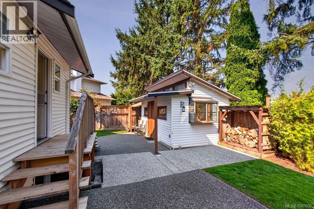 3961 Reynolds Crt, Saanich, British Columbia V8P 5L9 - Photo 44 - 1047800