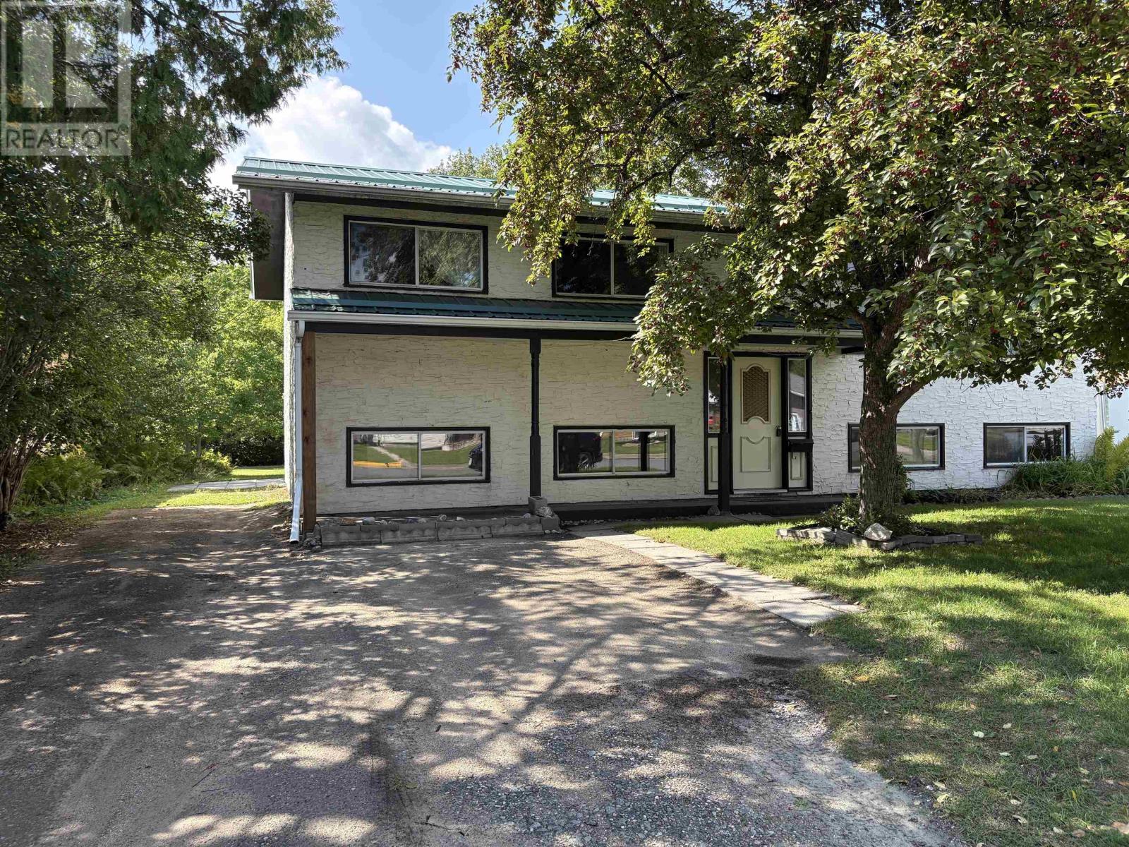 357 Daniel Ave, Fort Frances, Ontario  P9A 3L5 - Photo 2 - TB2602561