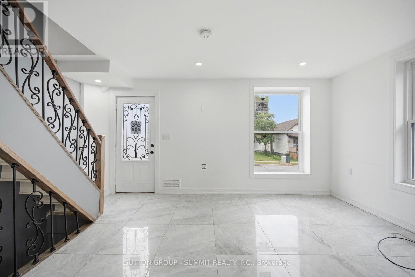 11 Maple Street, Oshawa, Ontario  L1H 2L6 - Photo 6 - E13720064