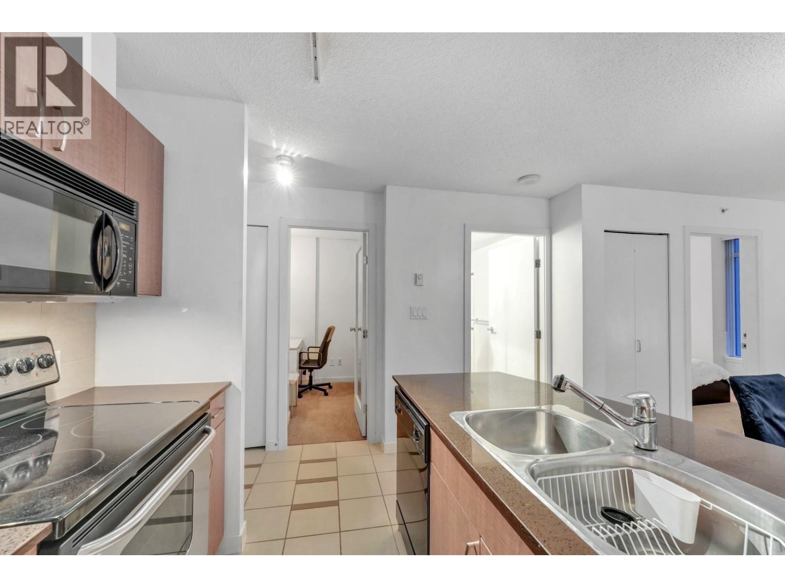 1506 610 Granville Street, Vancouver, British Columbia V6C 3T3 - Photo 3 - R3159497