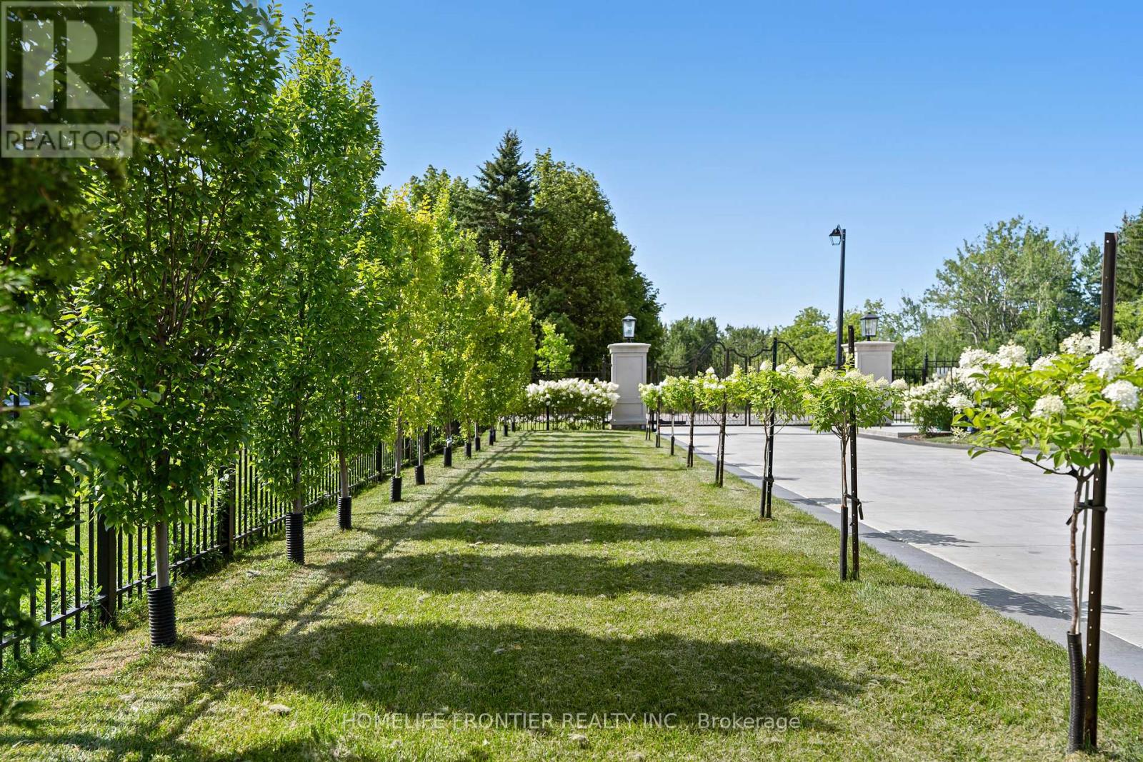 731 Woodland Acres Crescent, Vaughan, Ontario  L6A 1G2 - Photo 4 - N13720088