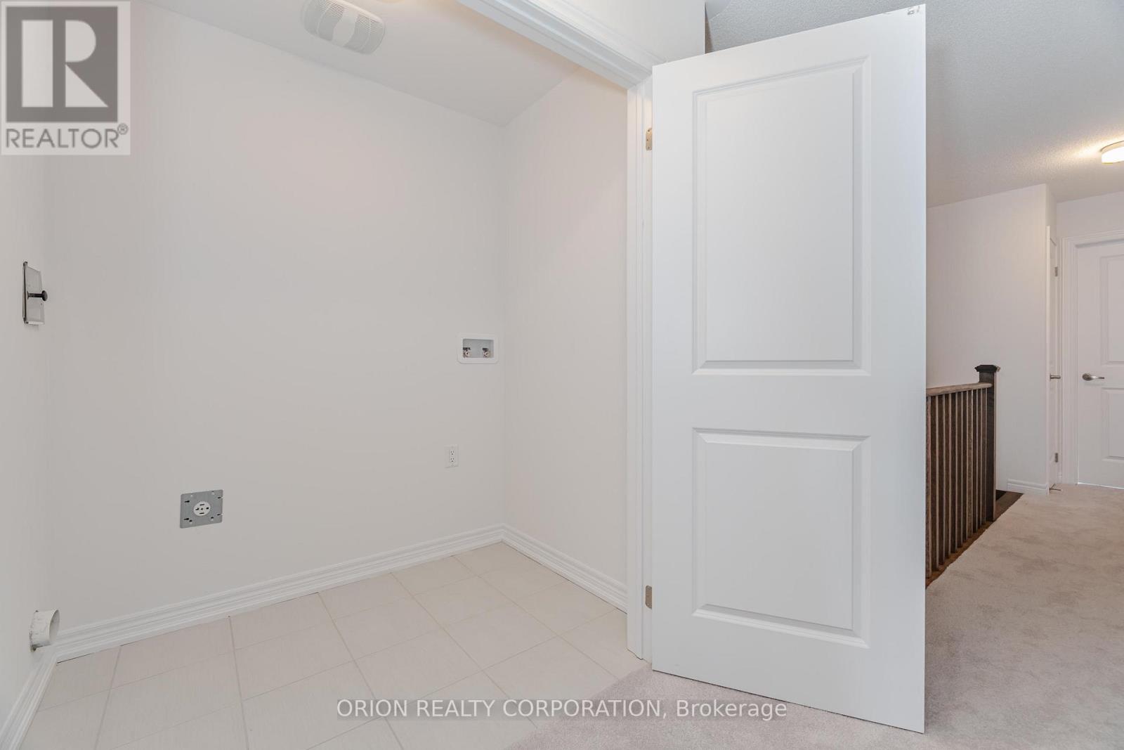 133 Fenchurch Manor Avenue, Barrie, Ontario  L9L 0X1 - Photo 15 - S13720070
