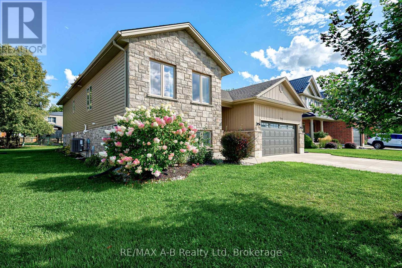79 Sylvia Street, West Perth (Mitchell), Ontario  N0K 1N0 - Photo 3 - X13720048