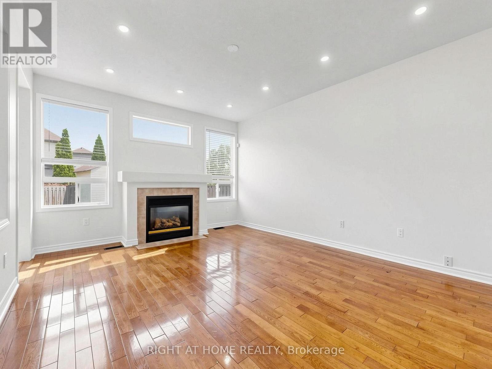 5817 Whitehorn Avenue, Mississauga, Ontario  L5V 2W6 - Photo 10 - W13720052