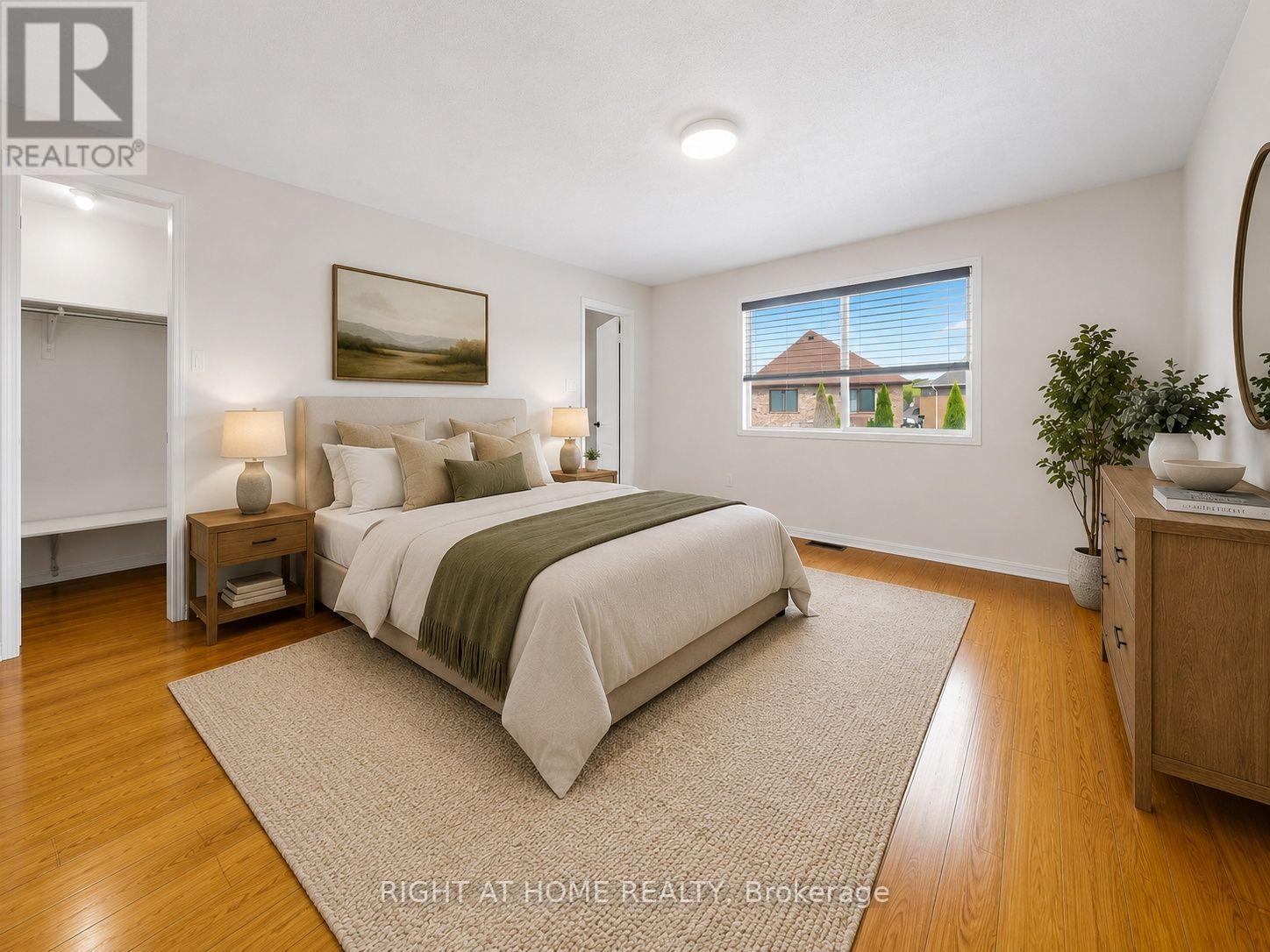 5817 Whitehorn Avenue, Mississauga, Ontario  L5V 2W6 - Photo 15 - W13720052