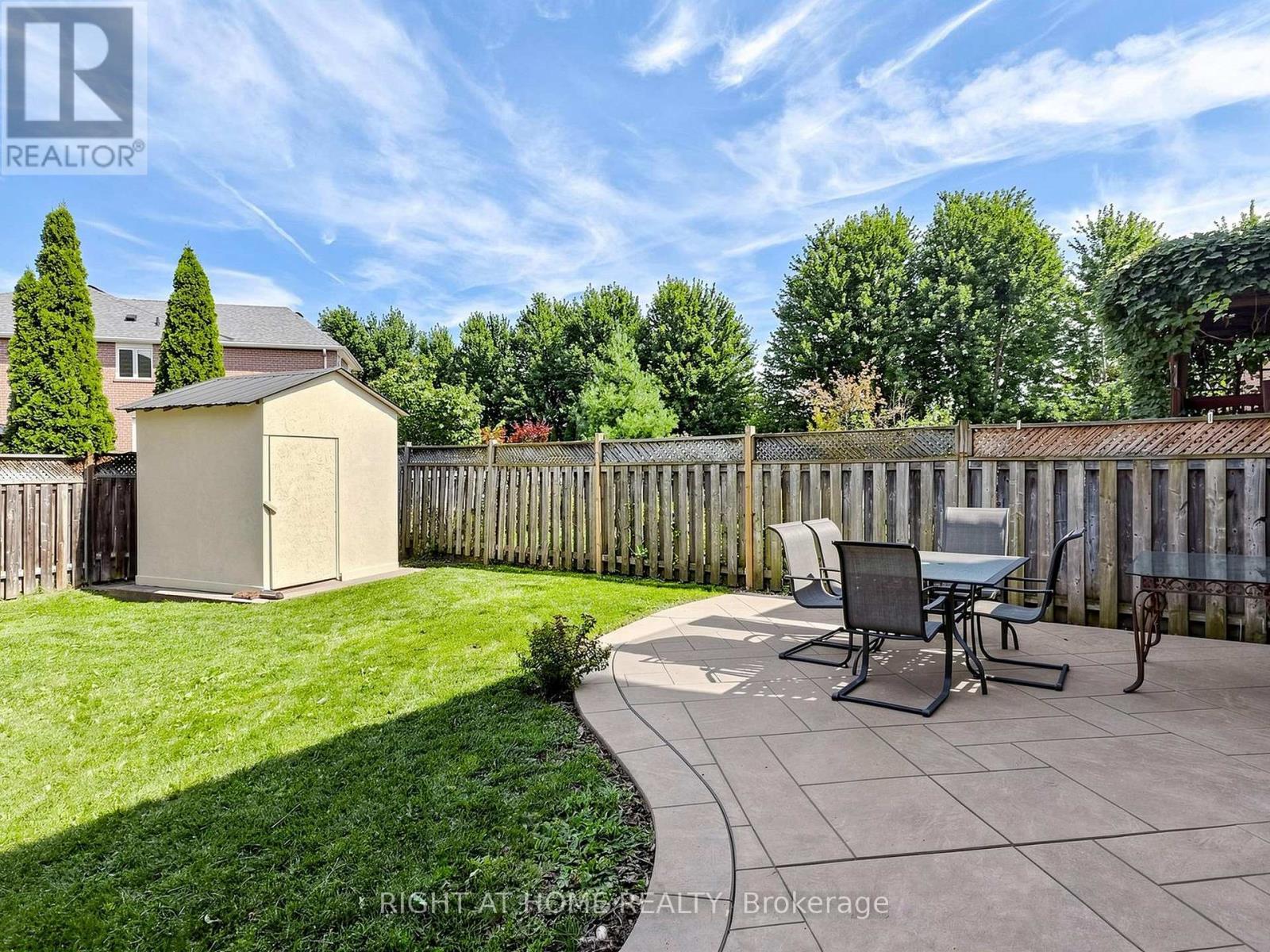 5817 Whitehorn Avenue, Mississauga, Ontario  L5V 2W6 - Photo 37 - W13720052