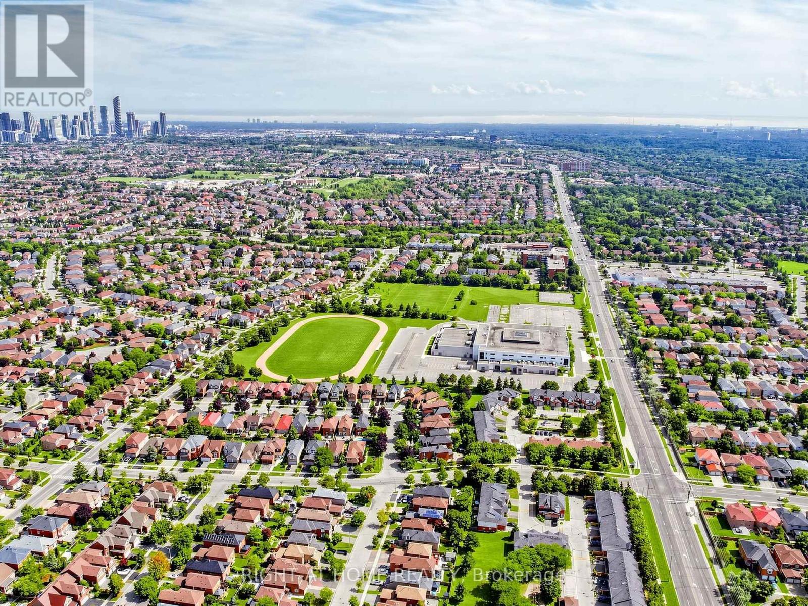 5817 Whitehorn Avenue, Mississauga, Ontario  L5V 2W6 - Photo 43 - W13720052