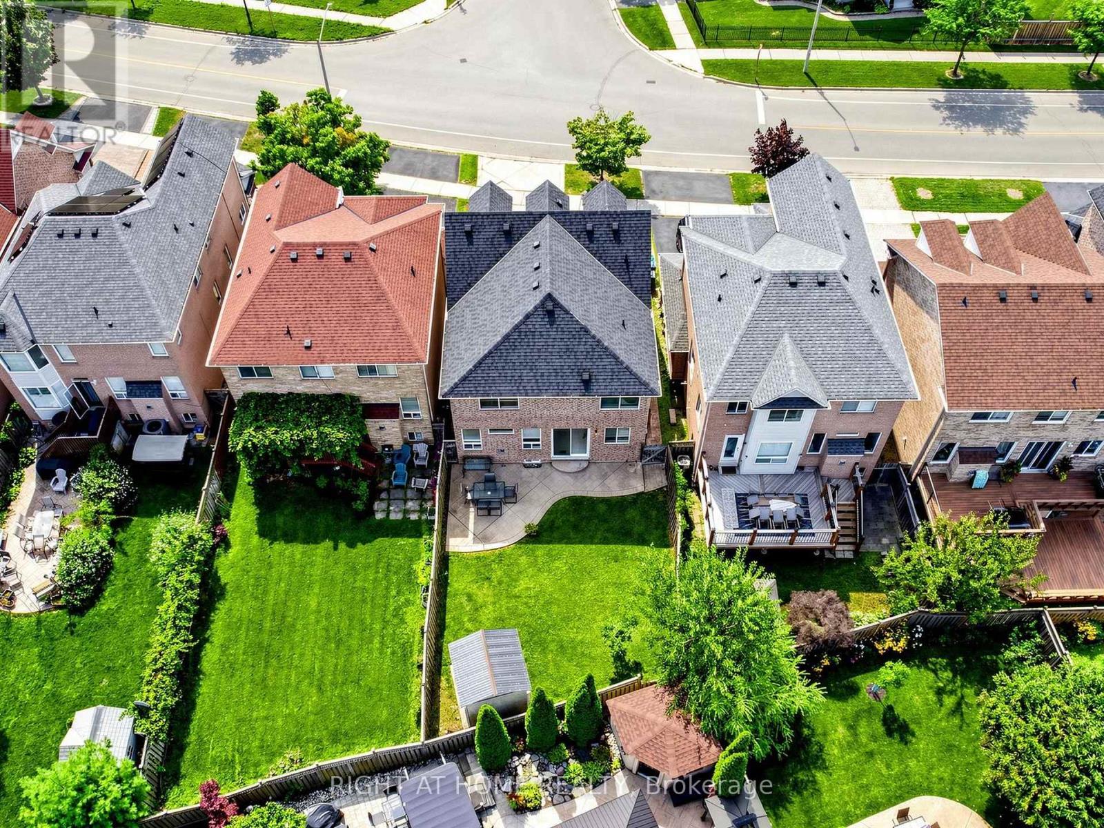 5817 Whitehorn Avenue, Mississauga, Ontario  L5V 2W6 - Photo 44 - W13720052
