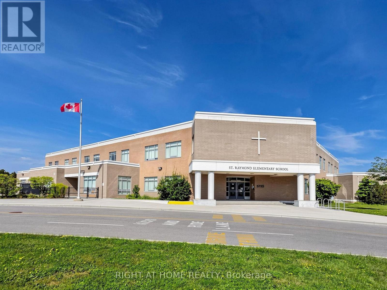 5817 Whitehorn Avenue, Mississauga, Ontario  L5V 2W6 - Photo 50 - W13720052