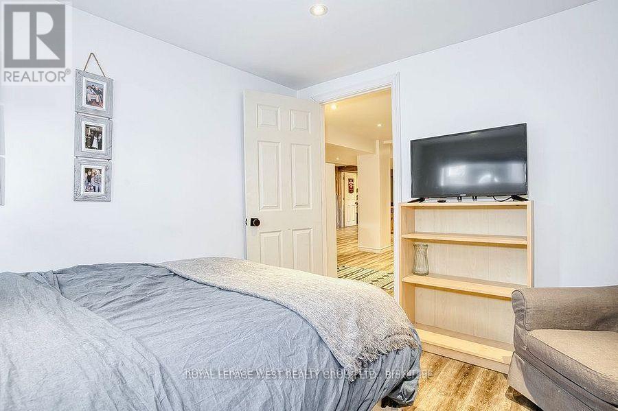 12 Leavenworth Crescent, Toronto, Ontario  M9C 1T4 - Photo 27 - W13720056