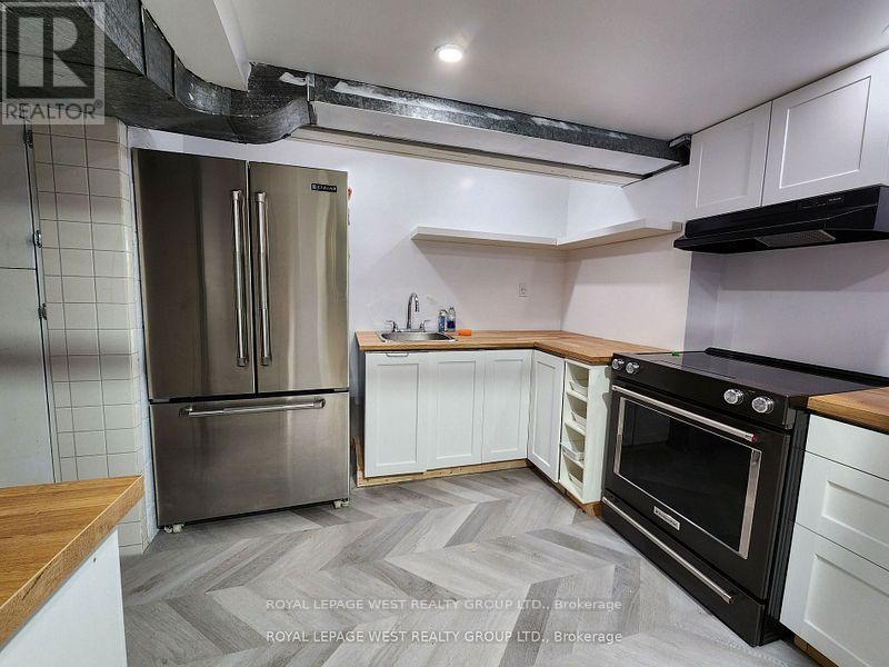 12 Leavenworth Crescent, Toronto, Ontario  M9C 1T4 - Photo 29 - W13720056