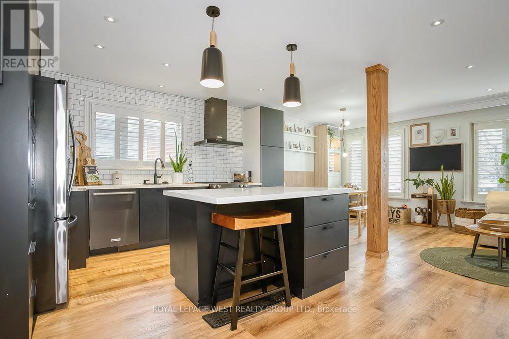 12 Leavenworth Crescent, Toronto, Ontario  M9C 1T4 - Photo 6 - W13720056