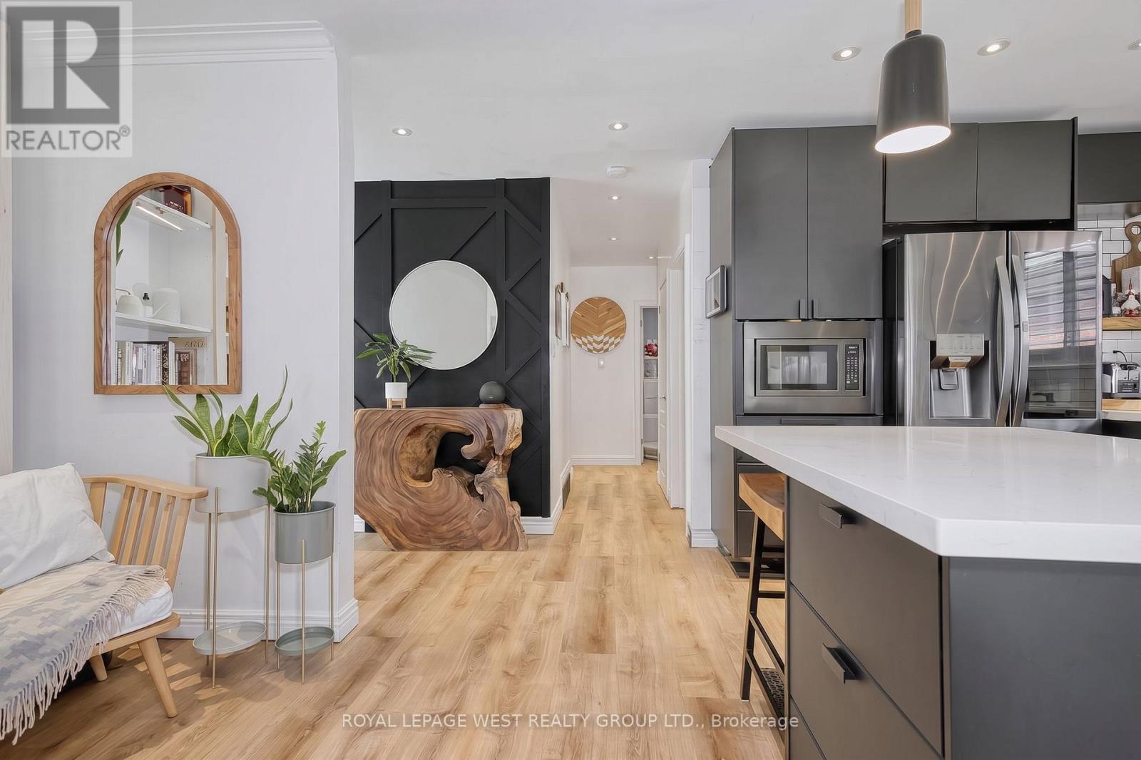 12 Leavenworth Crescent, Toronto, Ontario  M9C 1T4 - Photo 7 - W13720056