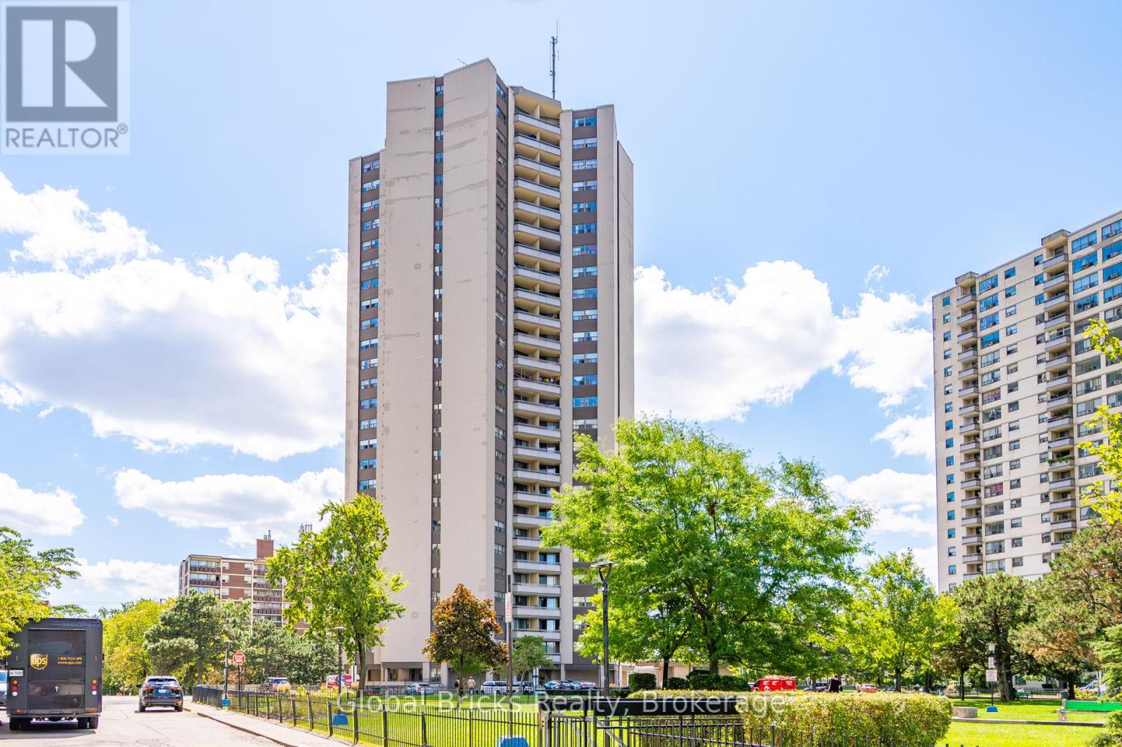 1904 - 380 Dixon Road, Toronto, Ontario  M9R 1T3 - Photo 3 - W13720112